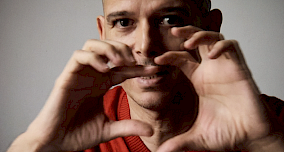 Abdellah filma, Abdellah parla fotograma